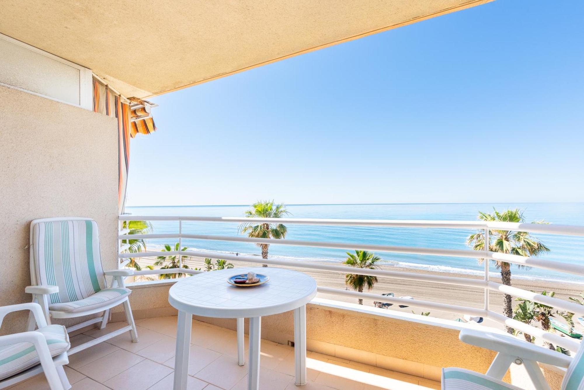 Wintowinrentals 1ª Linea De Playa, Parking Y Wifi Rincón de la Victoria Εξωτερικό φωτογραφία