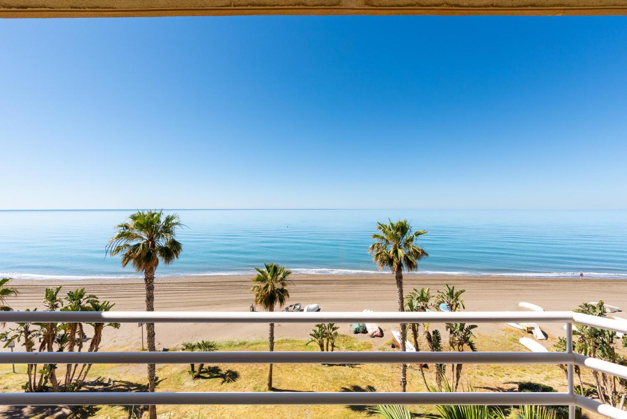 Wintowinrentals 1ª Linea De Playa, Parking Y Wifi Rincón de la Victoria Εξωτερικό φωτογραφία